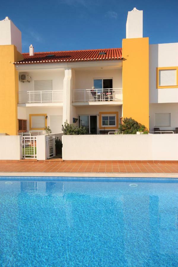 Bed and Breakfast Surf House Baleal Exterior foto